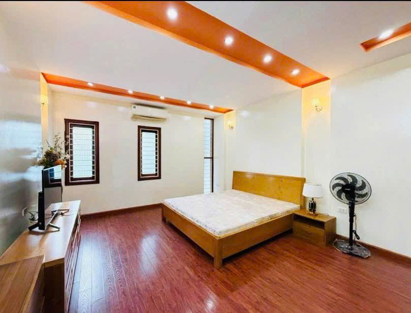 BÁN NHÀ LÔ GÓC VIEW HỒ – NGÕ 135 ĐỘI CẤN – 70M² – 4 TẦNG – GIÁ 12 TỶ